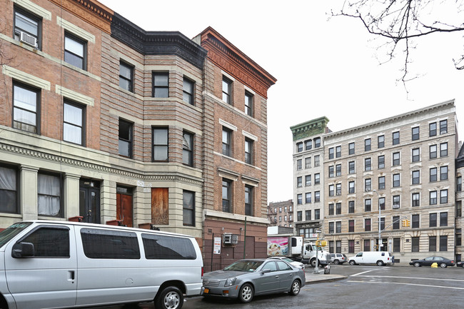 741 St Nicholas Ave in New York, NY - Foto de edificio - Building Photo