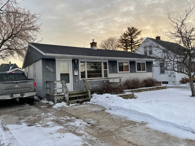 2509 11th St in Two Rivers, WI - Foto de edificio - Building Photo