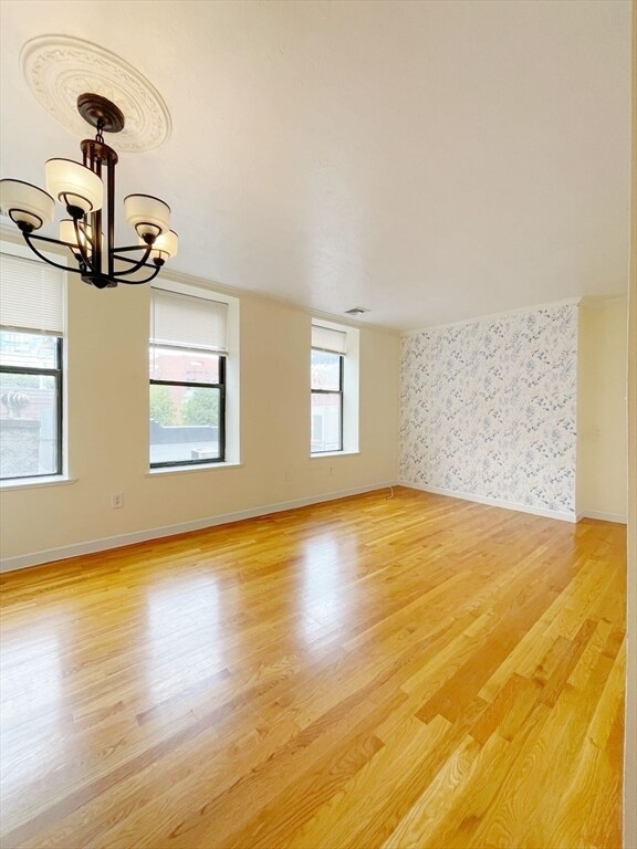 5 Grove St, Unit 6 in Boston, MA - Foto de edificio - Building Photo