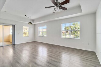 1010 Villagio Cir in Sarasota, FL - Building Photo - Building Photo