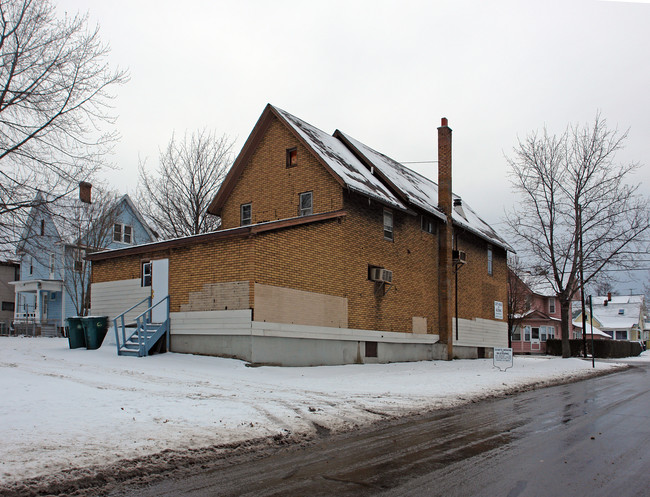 495 Emerson St in Rochester, NY - Building Photo - Building Photo