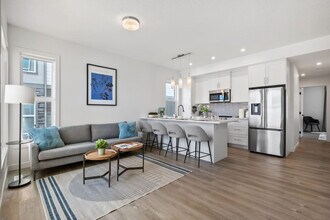 2117-2181 81 St S W in Calgary, AB - Building Photo - Building Photo