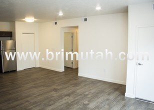 3225 South 900 East-Unit -107 in Millcreek, UT - Building Photo - Building Photo