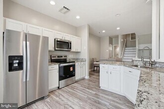 44142 Shady Glen Terrace in Ashburn, VA - Building Photo - Building Photo