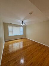 2553 W Ardmore Ave, Unit 2 in Chicago, IL - Foto de edificio - Building Photo