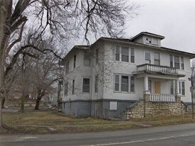 2123 Edmond St in St. Joseph, MO - Building Photo