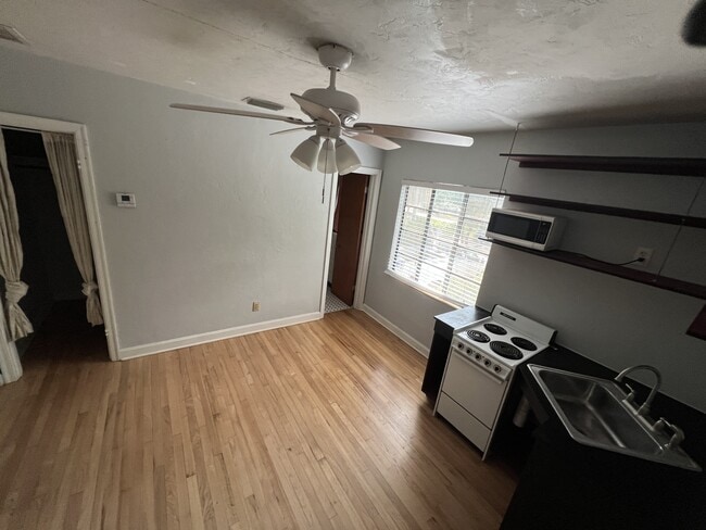 617 Hillcrest St, Unit A in Orlando, FL - Foto de edificio - Building Photo