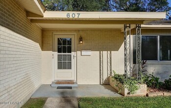 607 Magnolia Ave in New Iberia, LA - Building Photo - Building Photo