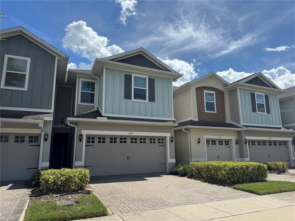 1236 Countrymen Ct in Apopka, FL - Building Photo
