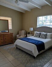 2349 NW 13th Ct in Fort Lauderdale, FL - Building Photo - Building Photo