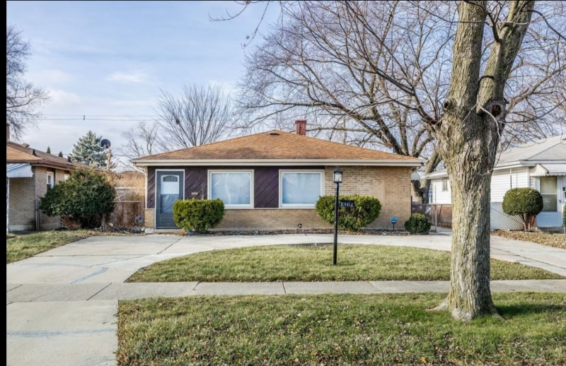 1362 Greenbay Ave in Calumet City, IL - Building Photo