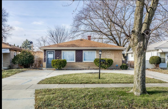 property at 1362 Greenbay Ave