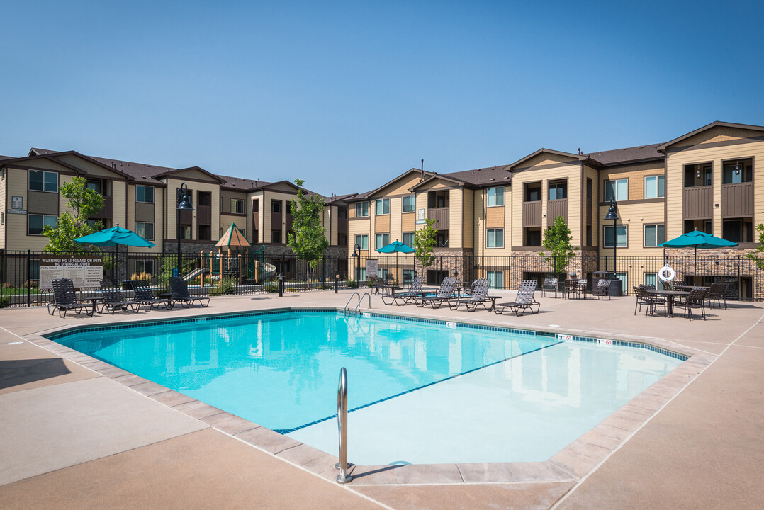 Estate at Woodmen Ridge in Colorado Springs, CO - Foto de edificio