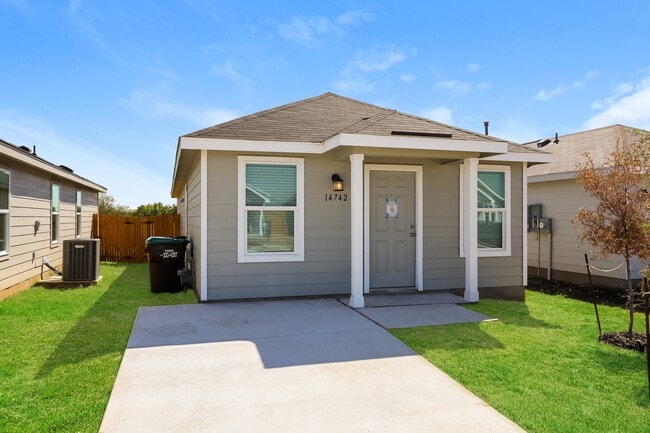 14742 Southton Basin in San Antonio, TX - Foto de edificio - Building Photo