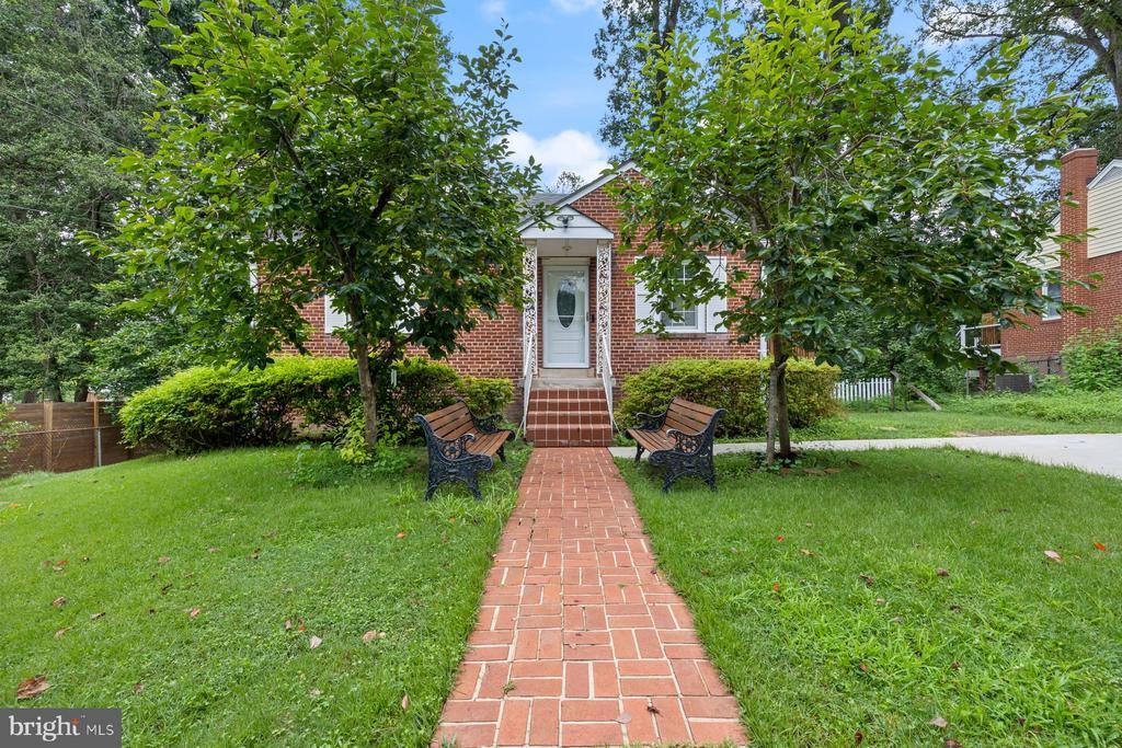 2913 Collins Ave in Silver Spring, MD - Building Photo