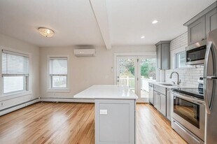 63 Le Grande Ave in Greenwich, CT - Building Photo