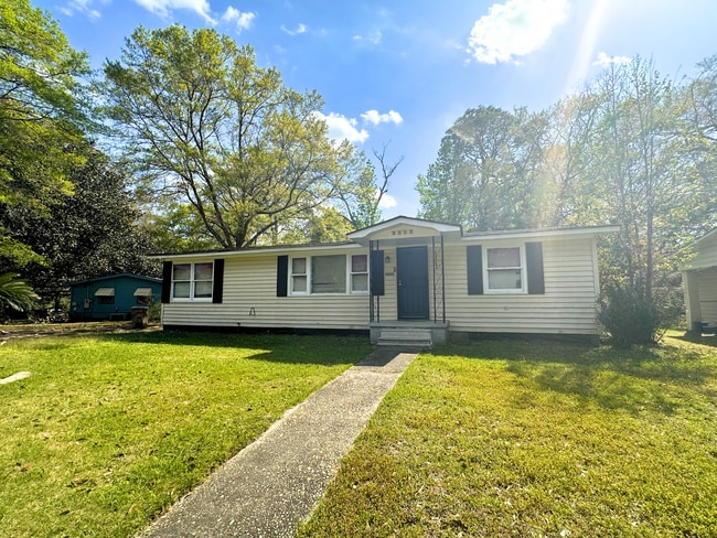 property at 2453 Pineway Dr N