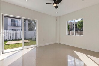 2897 SW 129th Way in Miramar, FL - Building Photo - Building Photo