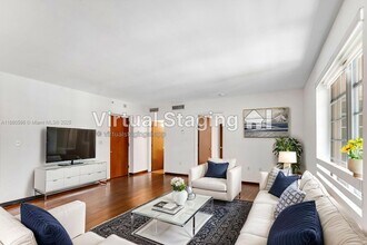435 21st St, Unit 212 in Miami Beach, FL - Building Photo - Building Photo