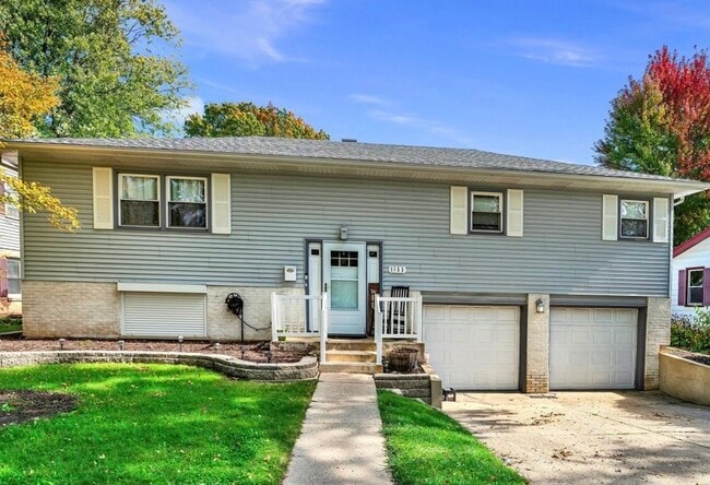 property at 1153 Blackhawk Dr