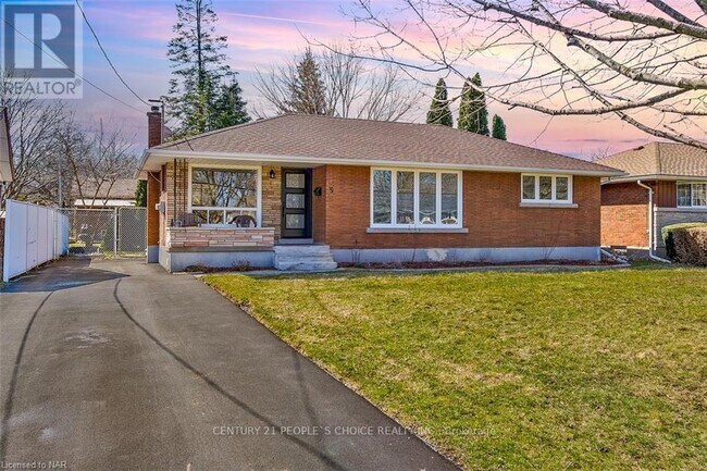 5 Northwood Dr in St Catharines, ON - Building Photo - Building Photo
