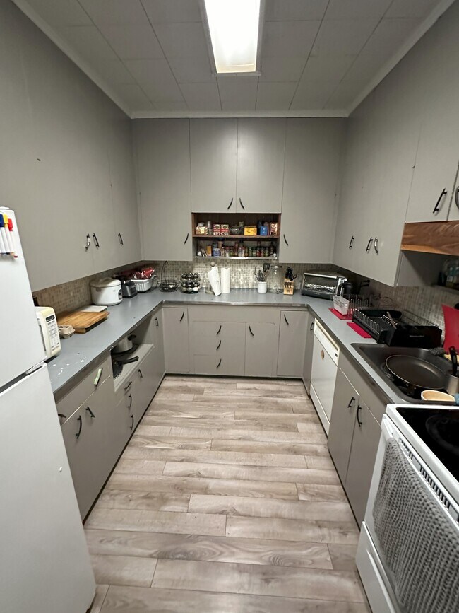 220 E State St, Unit 3 in Ithaca, NY - Building Photo - Building Photo