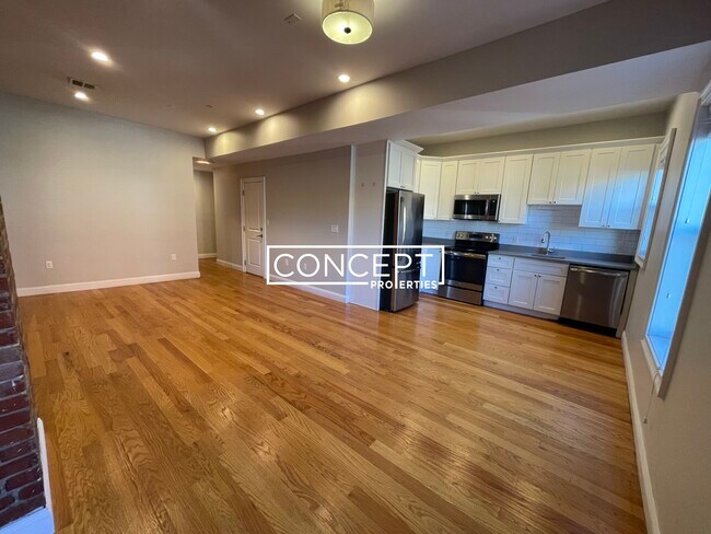 153 Meridian St in Boston, MA - Building Photo - Building Photo