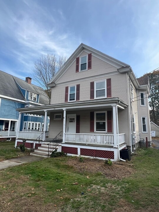 21 Union St in Walpole, MA - Building Photo