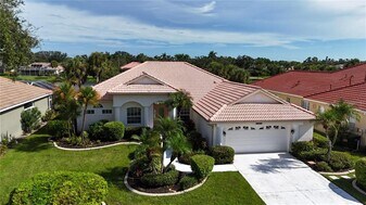 4971 Sabal Lake Cir in Sarasota, FL - Building Photo