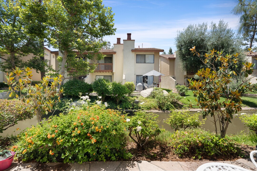 5720 Owensmouth Ave, Unit 148 in Woodland Hills, CA - Building Photo