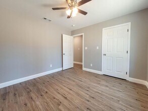1207 E 10th Ave in Corsicana, TX - Building Photo - Building Photo