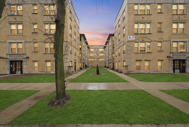 7520 1/2 N Seeley Ave in Chicago, IL - Building Photo - Building Photo