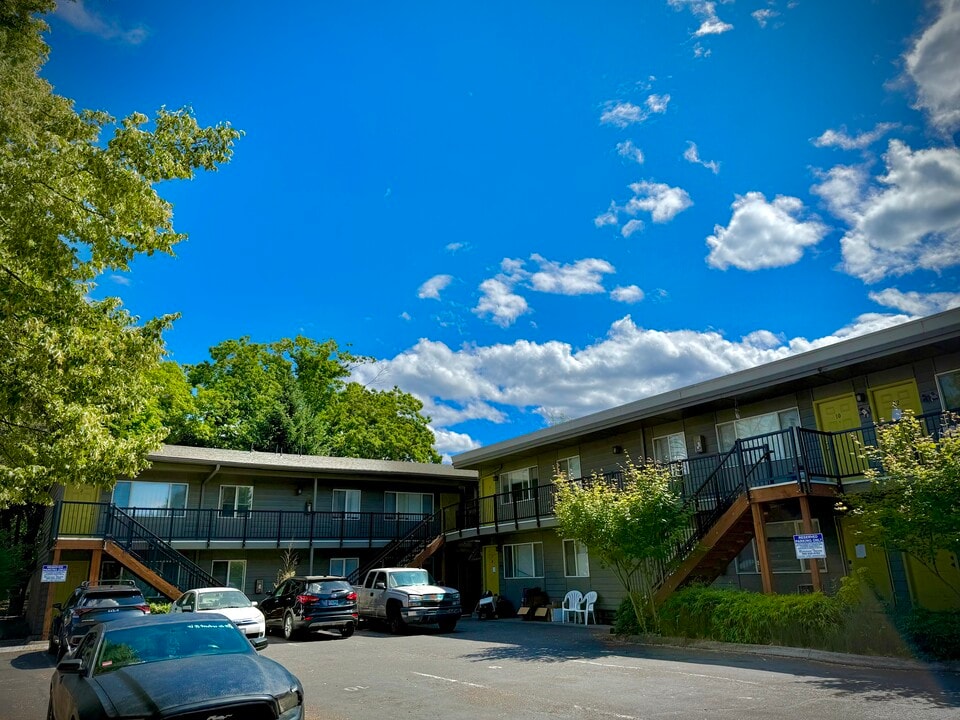 Cathedral Park Apartments in Portland, OR - Foto de edificio