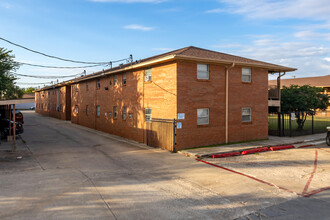 Airmen's Apartments in Oklahoma City, OK - Building Photo - Building Photo