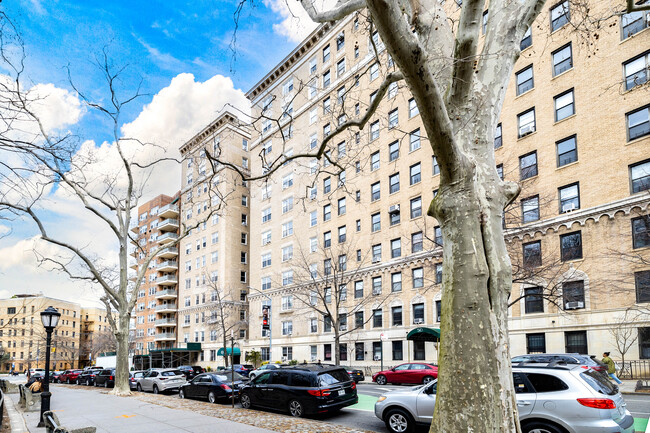 36 Plaza St E in Brooklyn, NY - Foto de edificio - Building Photo