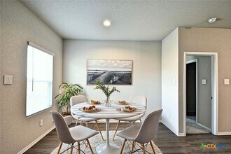 3416 Canyon Ridge in New Berlin, TX - Foto de edificio - Building Photo