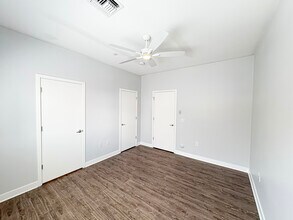 1645 E Cheery Lynn Rd, Unit 11 in Phoenix, AZ - Building Photo - Building Photo