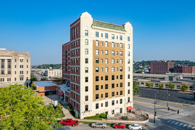 Pershing Building in Kansas City, MO - Foto de edificio - Building Photo