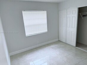 9956 Twin Lakes Dr in Coral Springs, FL - Building Photo - Building Photo