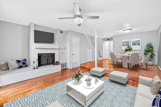 12 Hyde Park Blvd in Houston, TX - Foto de edificio - Building Photo