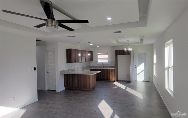 1809 W Portales Dr in Edinburg, TX - Building Photo - Building Photo