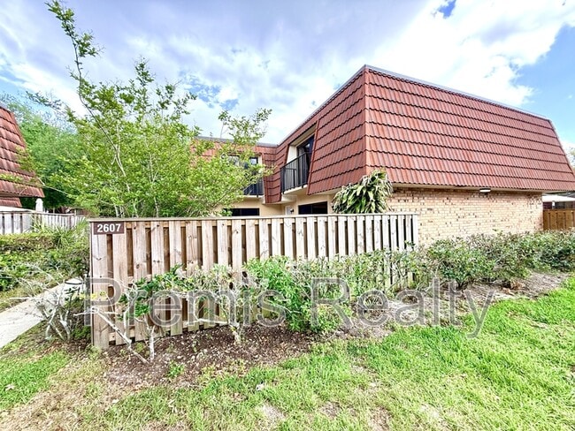 property at 2607 6th Ct