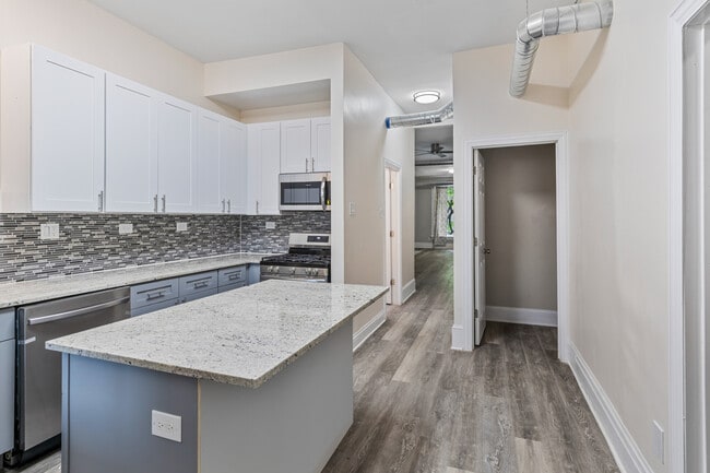 1346 N Maplewood Ave in Chicago, IL - Foto de edificio - Building Photo