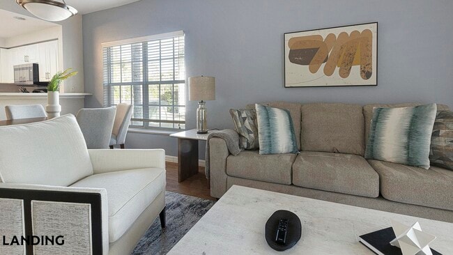 3695 Island Club Dr, Unit 3711-01 in North Port, FL - Foto de edificio - Building Photo