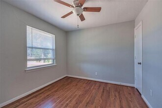 3309 Lockmoor Ln in Dallas, TX - Building Photo - Building Photo