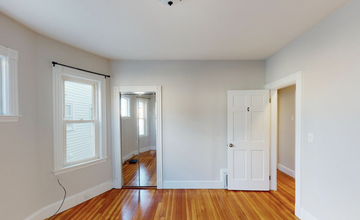 26 Taft St, Unit Top Floor in Boston, MA - Building Photo - Building Photo