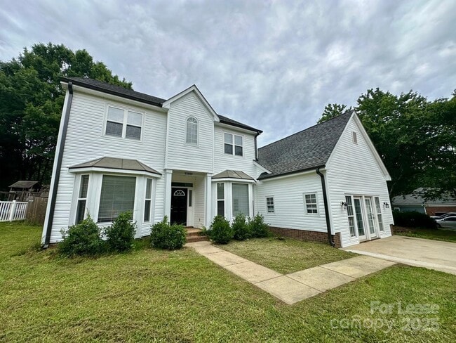 13809 Stephendale Dr in Charlotte, NC - Building Photo - Building Photo