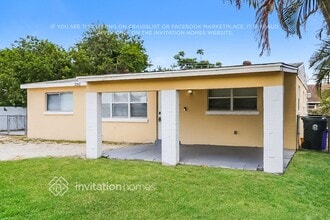 2150 Bonnie Dr in West Palm Beach, FL - Foto de edificio - Building Photo