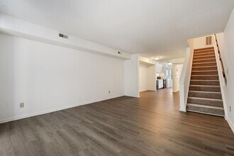 126 Schultz St in Chapel Hill, NC - Building Photo - Building Photo