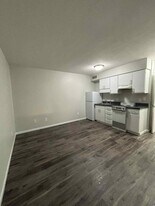 1612 Tippecanoe Dr in Warsaw, IN - Building Photo